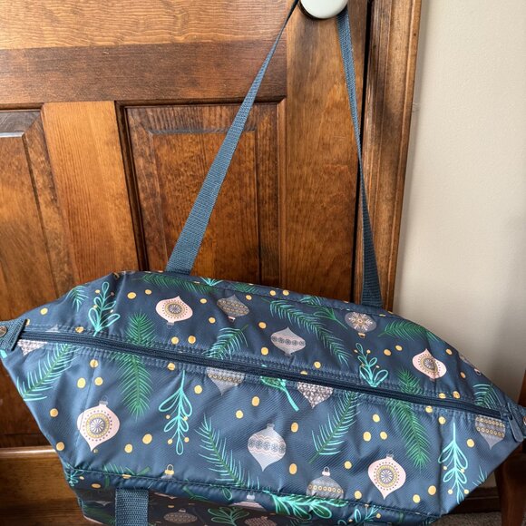 Thirty-One Green w/Christmas Holiday Ornaments Insulated Tote w/Zipper Close - Picture 9 of 14